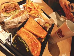 -The Habit Burger Grill 哈比特汉堡(复兴soho店)