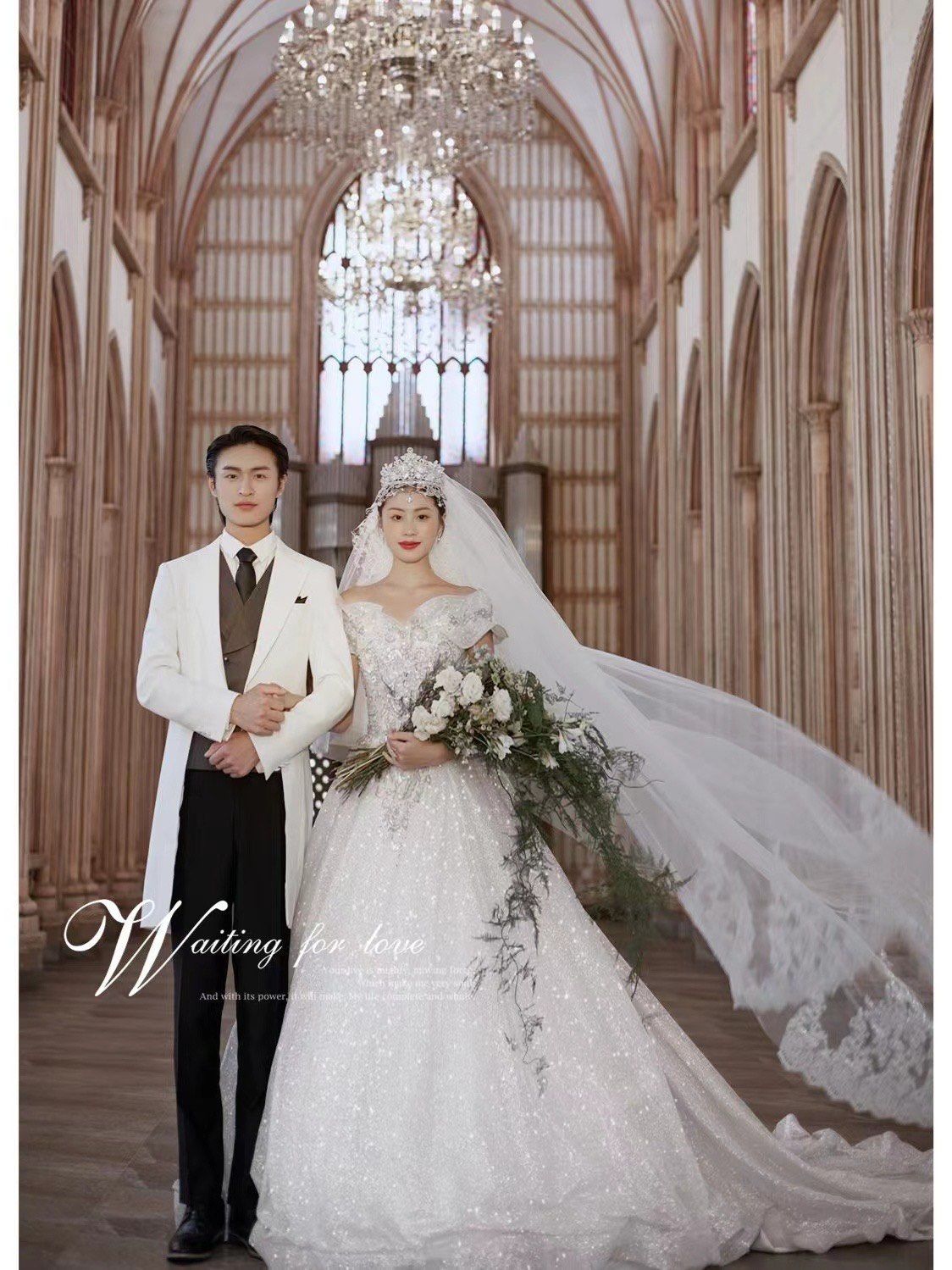 外景教堂婚纱照,每个镜头都弥漫着爱的芬芳