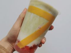 草莓牛油果酸奶捞-7分甜(南京仙林金鹰店)