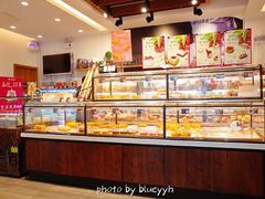 面包甜点陈列柜-金凤成祥(东直门现烤面包店)