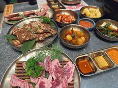 -草家酱蟹炭火烤肉店(珲春南路二店)