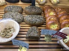 -焙丽拾光(麦凯乐直营店)