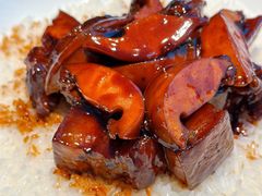 四头鲍鱼红烧肉-屋里厢上海菜馆