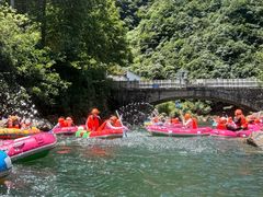 -安吉龙王山峡谷漂流