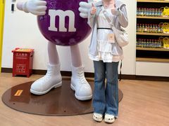 -m豆巧克力世界(上海世茂广场店)
