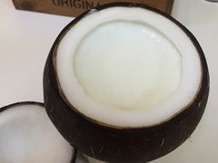 -志龙皇冠吃货椰子铺