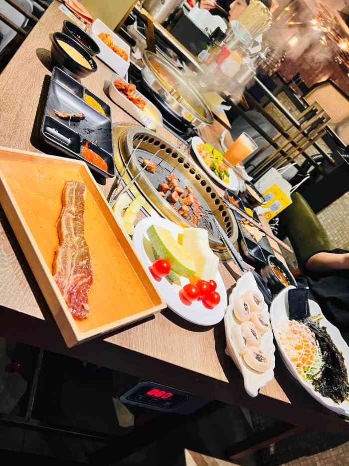 火炉火自助餐(新世界百货崇文店"对这种口味不太感冒～不过摆上