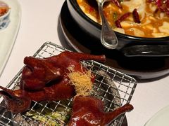 招牌脆皮乳鸽-悦轩中餐厅·高空江景·杭州柏悦酒店