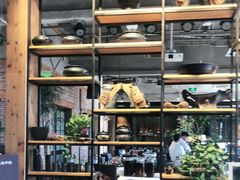 面包甜点陈列柜-泓0871臻选云南菜·味庄
