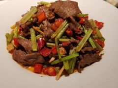 芫茜摔打鲜牛肉-桂满陇·海市蜃楼·黑金(国金店)