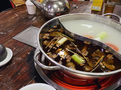 鸳鸯锅-肥婆麻辣火锅.顺德首创药材麻辣火锅(容桂店)
