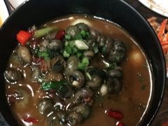 -虾弄弄海派小龙虾·牛羊蝎子火锅