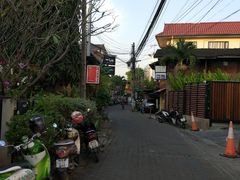 店门口-Dash Teak House