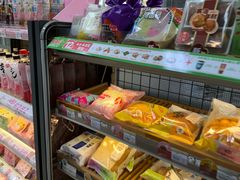 -全家便利店(江湾镇站店)