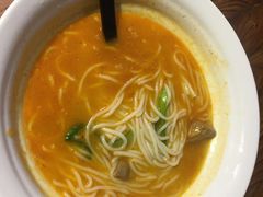 昭通焖鸡米线-茶花妹子云南餐厅(传媒大学店)