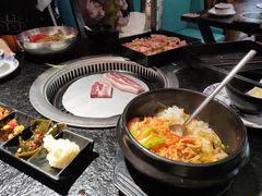 韩式传统石锅拌饭-烤路里·韩国品质自助烤肉(石路天虹4号店)