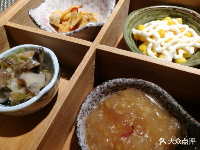日式小菜拼盘