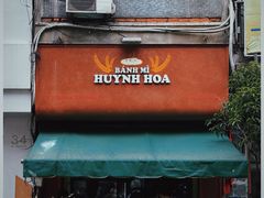 -Bánh Mì Huynh Hoa