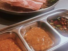 -围炉肉舍•炭烤活鳗•丹东海鲜烤肉(步行街店)