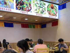 -乡土特色.冷锅鱼.牦牛肉汤锅