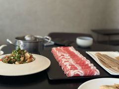 -鲜入唯煮·港式海鲜牛肉火锅(金宝街店)