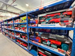 -逝水玩具折扣店