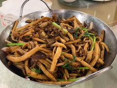 干锅茶树菇-贵人御膳