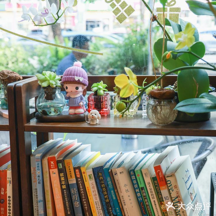 寻找城市中未知的角落，除了爱我们什么也不加✨