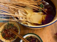 -拈签一笑黄牛肉辣卤串串