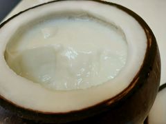 -志龙皇冠吃货椰子铺