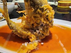 糖醋鲤鱼-闫府私房菜·百年鲁菜(恒隆店)
