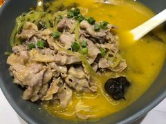 秘制酸汤肥牛-鹿港小镇(滨北店)