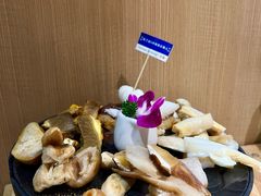 -一朵菌·野生菌探索家火锅(南亚店)