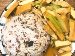 香干芹菜盖饭-生活本该如此北京小馆(周庄嘉园店)
