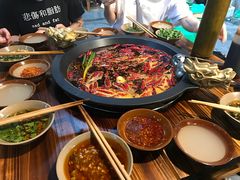 -黄潇洒老火锅(九眼桥宏济巷店)