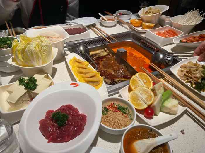 海底捞让我从不失忘的友谊阳光城店在这个特殊的日子先祝大家04节日