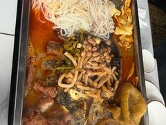 -在巷子里的烤肉店·螺蛳粉烤鱼·牛蛙(和美城店)