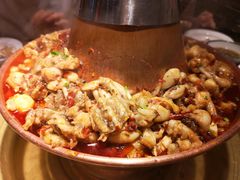 -沪小二炭火蛙锅(淮海中路美食不夜城店)