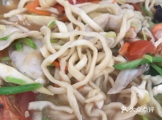 「匠心弹面馆」 这家店的老板好像有换过,换之前经常去