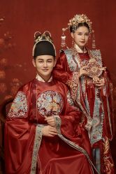 -乐派诗婚纱摄影