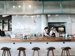 -ROAST coffee & eatery