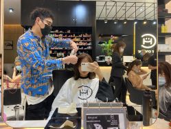 -HAIR CORNER