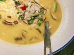 -蜜桃餐厅·伴山(湖滨商业街店)