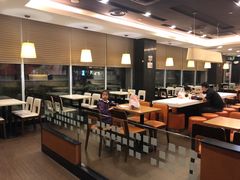 -东方既白(黄兴路大润发店)