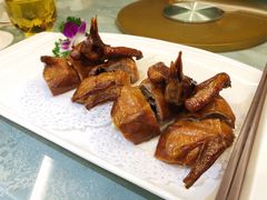 吊烧乳鸽-香云轩·顺德菜(香云纱园林酒店店)