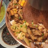 不输牛蛙。烤鸭也很让人惊艳，没想到不输烤鸭店