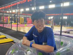-嘿哟动霸CHUA·新潮玩运动娱乐中心·蹦床滑冰团建乐园