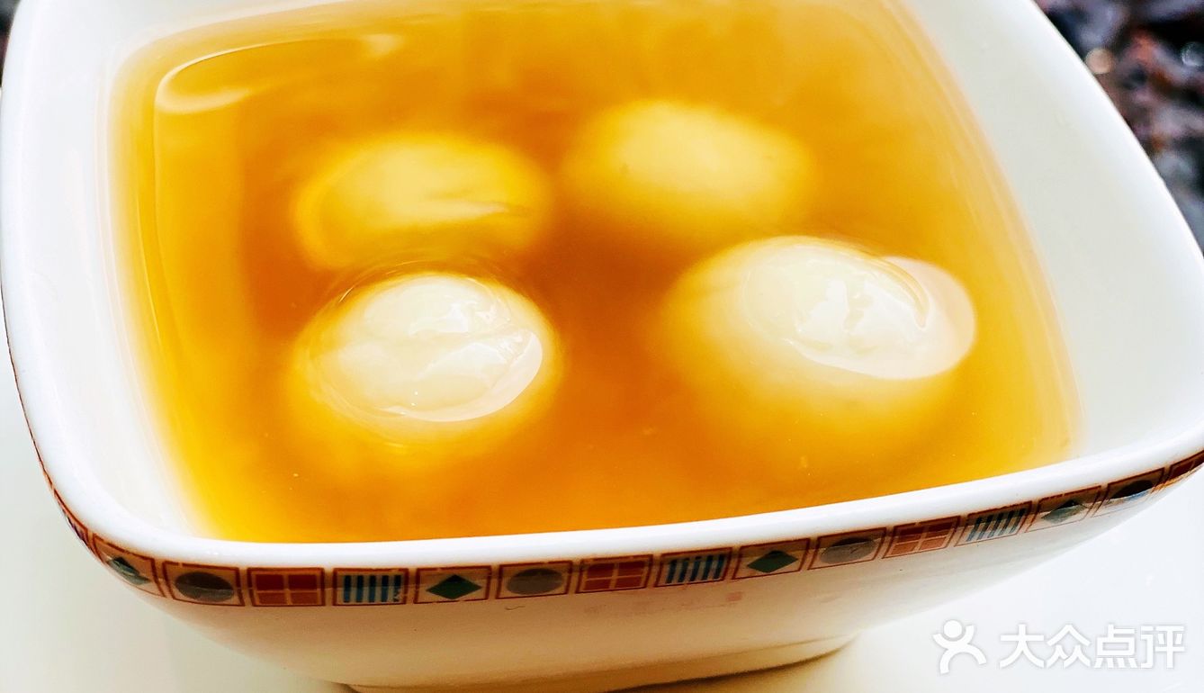 辛而不辣，配着软糯的汤圆，十分香甜！