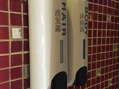 -天鹅恋主题酒店(积玉桥地铁站店)