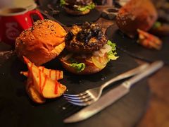 -HIGH FIVE哈福手工汉堡(桂林路店)